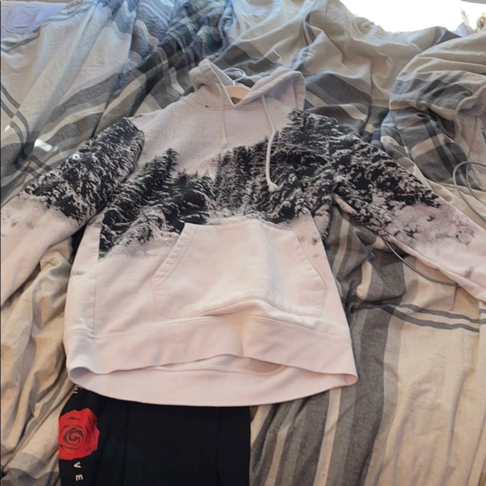 PacSun Pullover Hoodie W Spruce Tree Design White